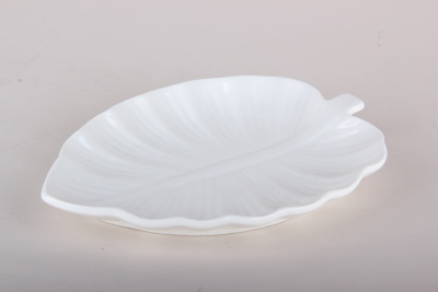 Блюдо 20х14х2см фарф. (8/48)