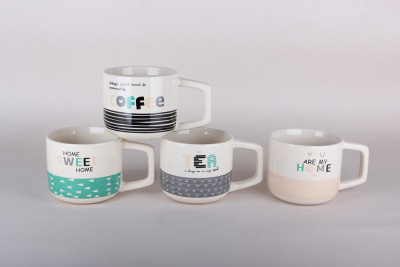 Кружка 430мл микс (4диз) фарф (12/48)