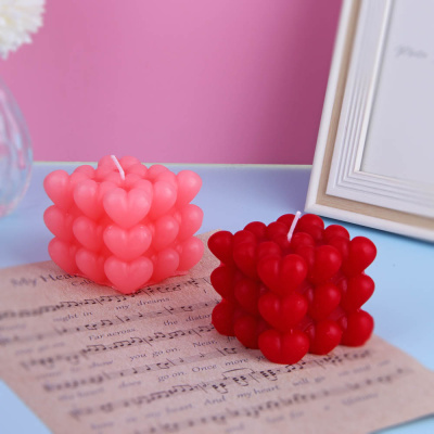 Формовая, ароматическая свеча куб с сердечками, парафин, аромат  фрезия цвет роз./красн. LAD (4/144)