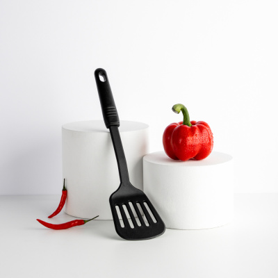 Лопатка с прорезями VETTA Блэк (жаропроч.нейлон) (1/6/36/72)