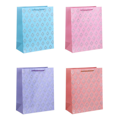 Пакет подарочный из высококач. бумаги, 32х26х12 см, 210 г., 4 диз, арт.11 (12/12)