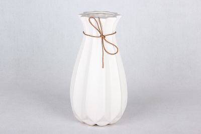 Ваза 25х9.5см белый керам.(1/24)