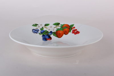 Тарелка 20см 450мл суповая Summer berries фарф. (12/72)