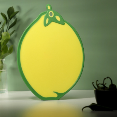 Доска разделочная в форме лимона, 33,5x23,3см, полипр. VETTA (1/6/48)