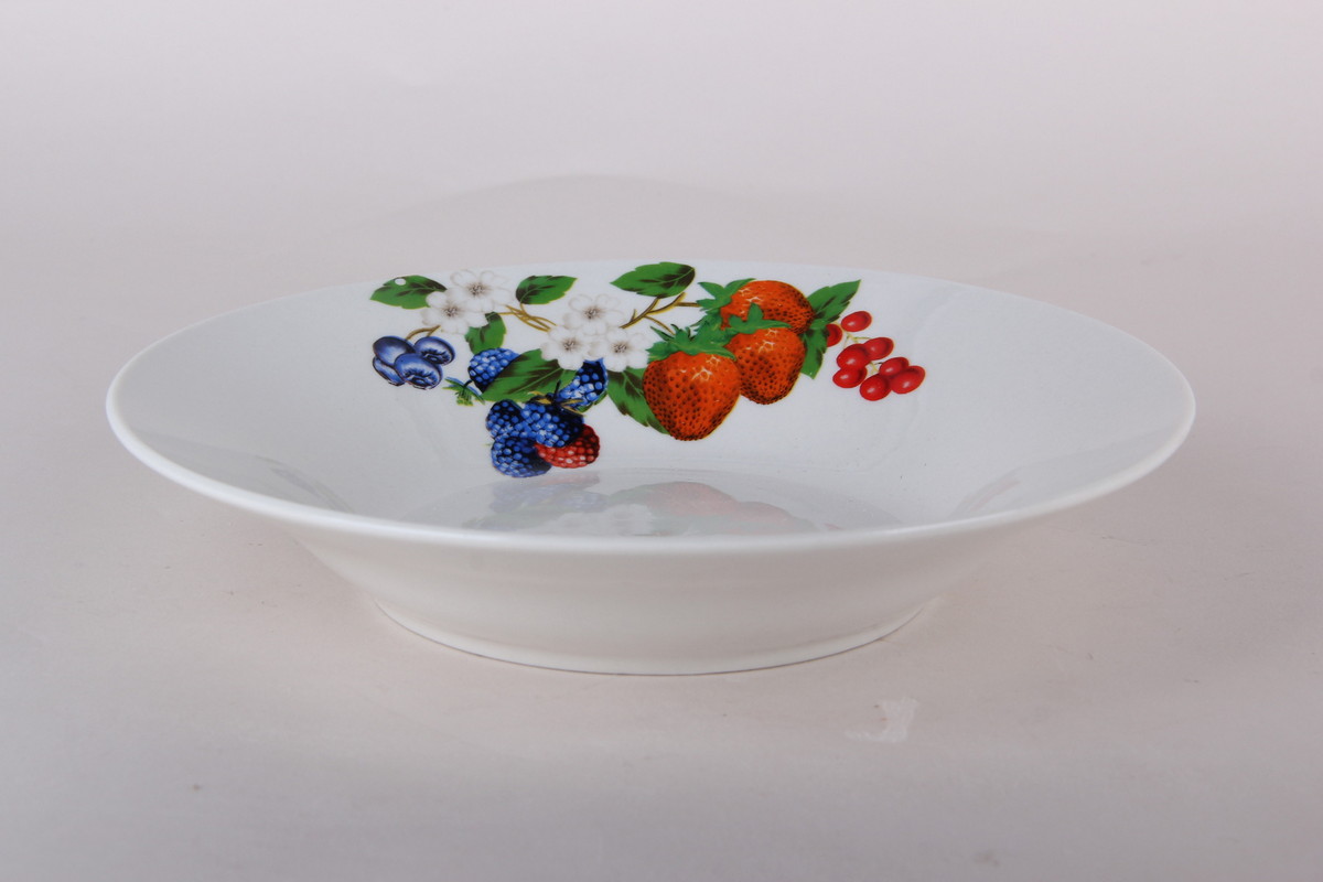 Тарелка 20см 450мл суповая Summer berries фарф. (12/72)