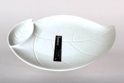 Блюдо сервировочное 27.5х17см с соусницей (1)