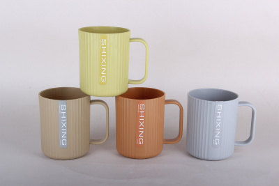 Кружка 450мл микс (4цв) пластик (12/48)