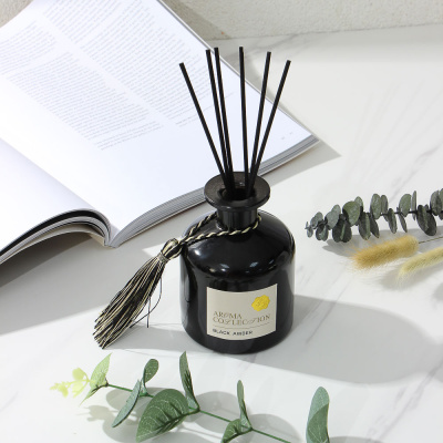 Аромадиффузор в декоративном флаконе, 230 мл, аромат (BLACK AMBER)(1/12)
